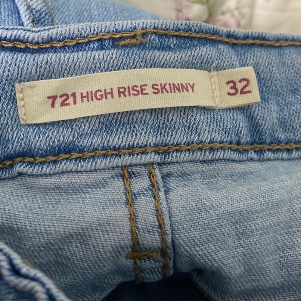 levi jeans - Picture 2 of 3